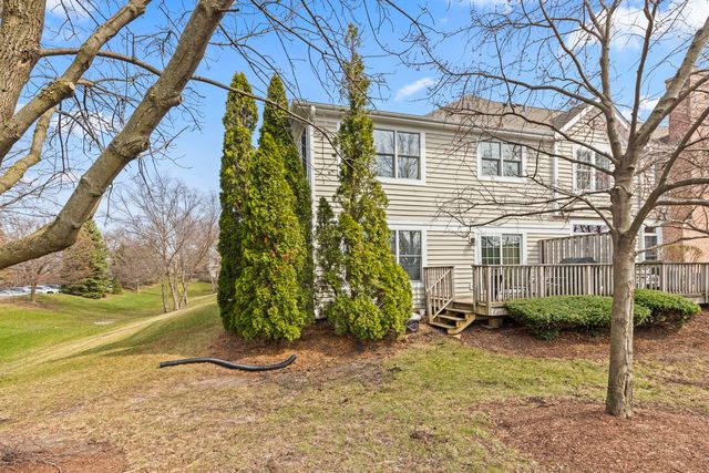 302 Roscommon Court, Glen Ellyn, IL 60137