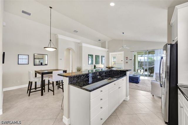 684 98th AVE N, Naples, FL 34108