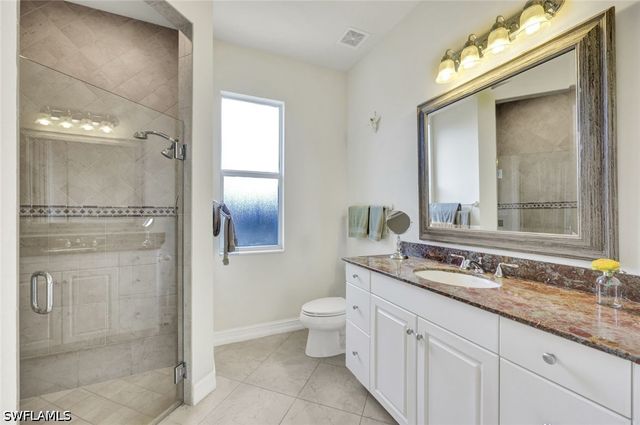 684 98th AVE N, Naples, FL 34108