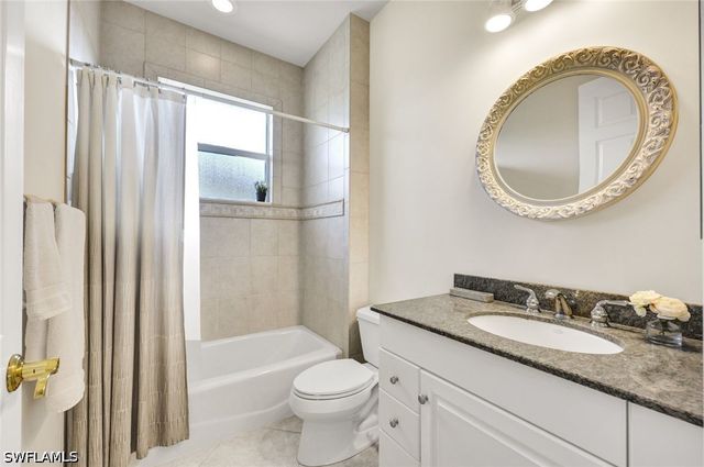 684 98th AVE N, Naples, FL 34108