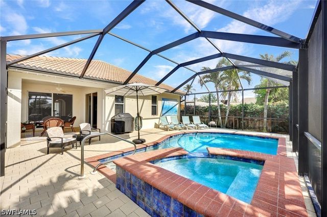 684 98th AVE N, Naples, FL 34108