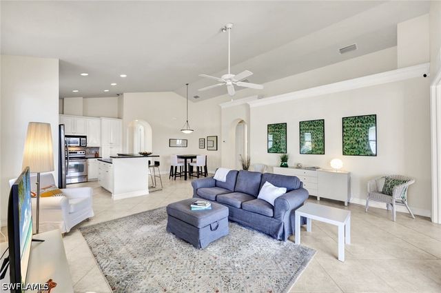 684 98th AVE N, Naples, FL 34108