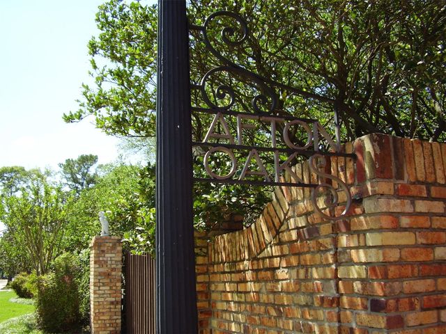 3615 Newcastle Drive, Houston, TX 77027