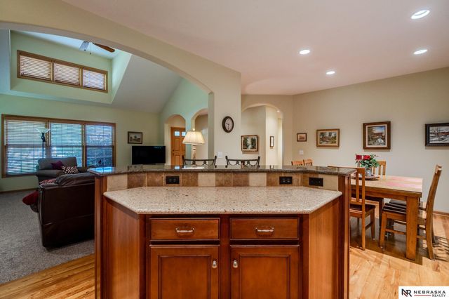 625 S 196th Avenue, Elkhorn, NE 68022