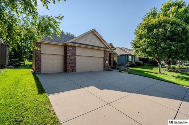 625 S 196th Avenue, Elkhorn, NE 68022