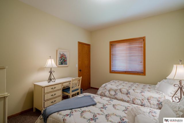625 S 196th Avenue, Elkhorn, NE 68022