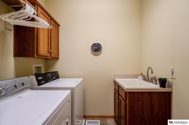 625 S 196th Avenue, Elkhorn, NE 68022