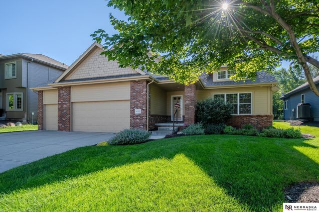 625 S 196th Avenue, Elkhorn, NE 68022