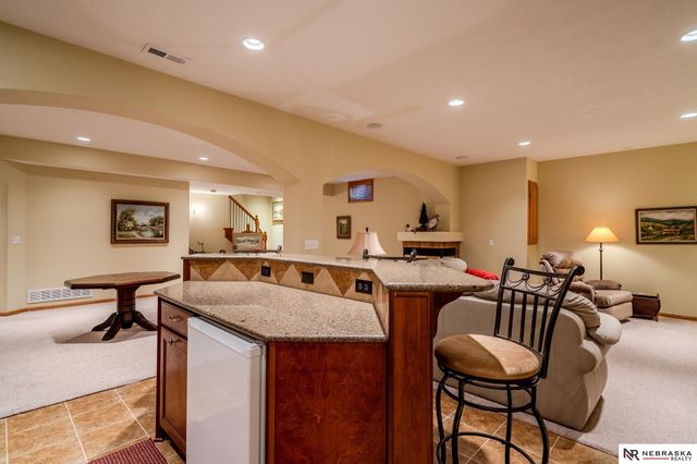 625 S 196th Avenue, Elkhorn, NE 68022