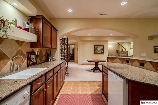 625 S 196th Avenue, Elkhorn, NE 68022