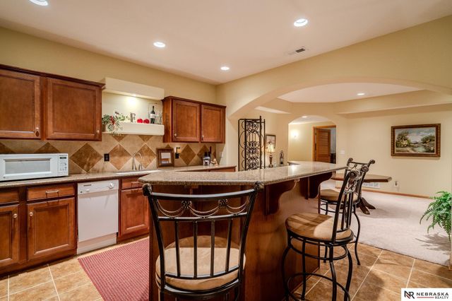 625 S 196th Avenue, Elkhorn, NE 68022