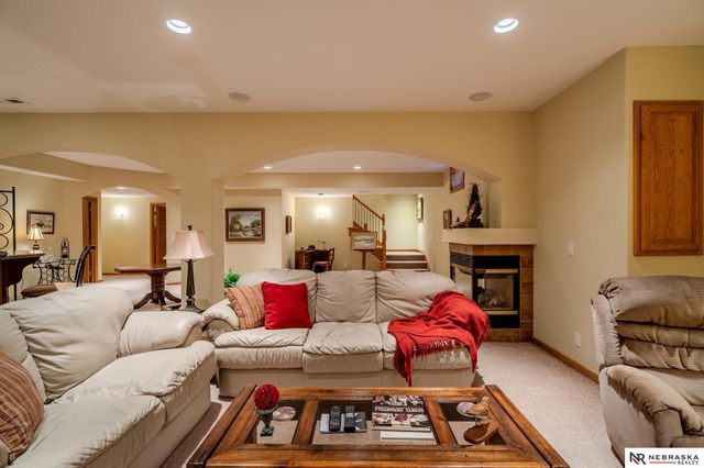625 S 196th Avenue, Elkhorn, NE 68022