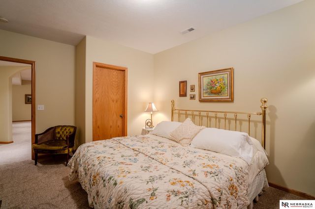 625 S 196th Avenue, Elkhorn, NE 68022