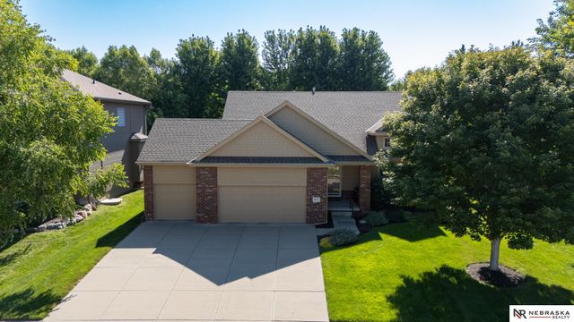 625 S 196th Avenue, Elkhorn, NE 68022