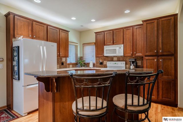 625 S 196th Avenue, Elkhorn, NE 68022