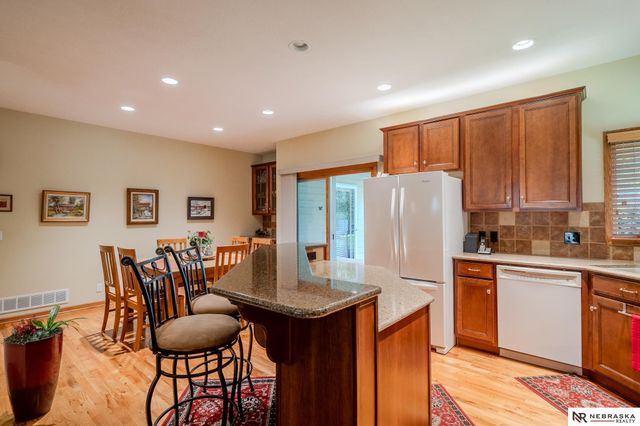 625 S 196th Avenue, Elkhorn, NE 68022