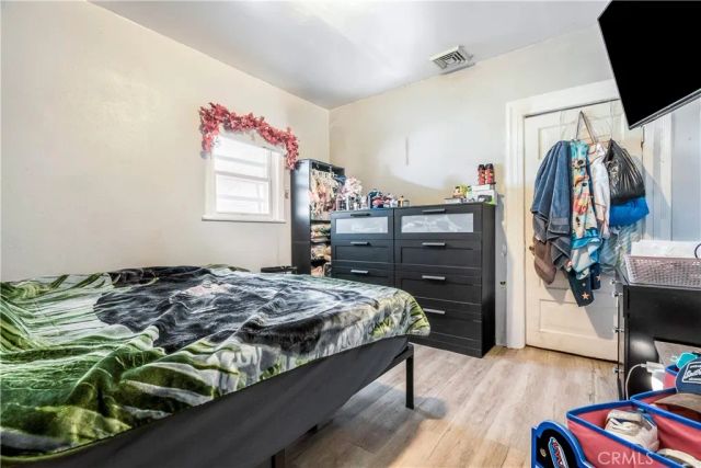 821-823 W 98th Street, Los Angeles, CA 90044