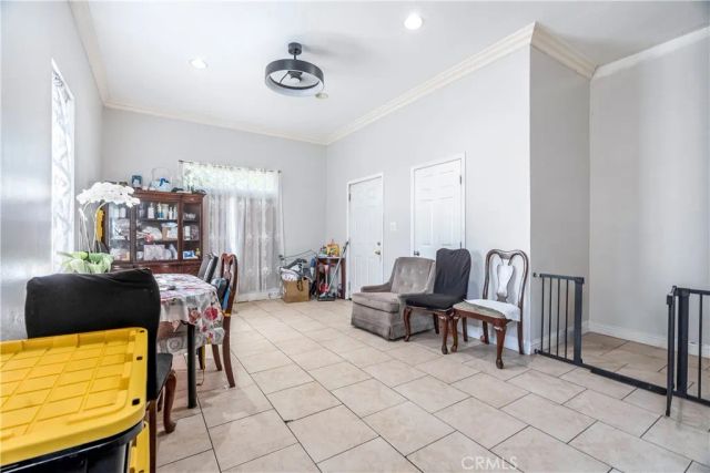 821-823 W 98th Street, Los Angeles, CA 90044