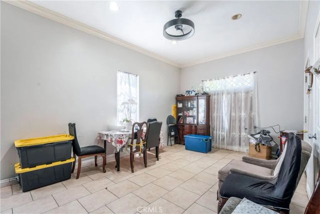 821-823 W 98th Street, Los Angeles, CA 90044