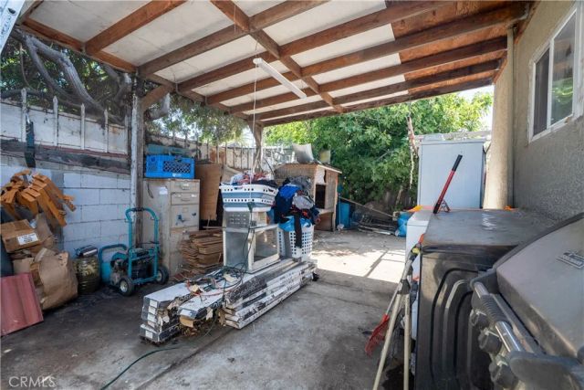 821-823 W 98th Street, Los Angeles, CA 90044