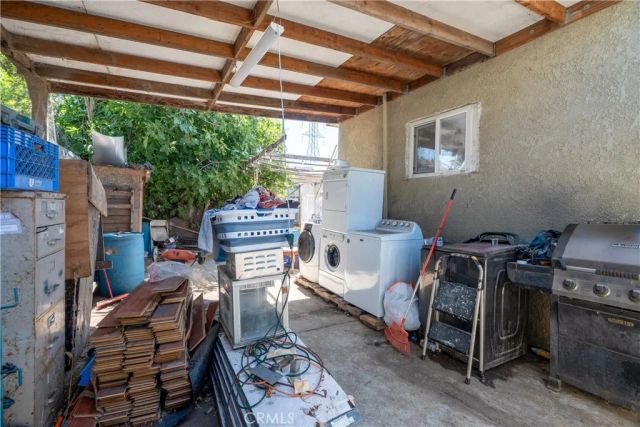 821-823 W 98th Street, Los Angeles, CA 90044