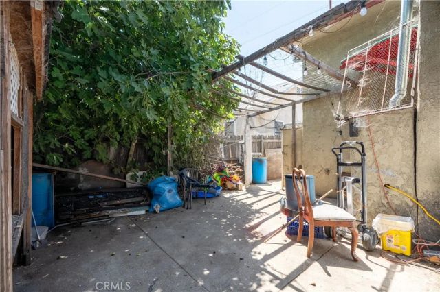 821-823 W 98th Street, Los Angeles, CA 90044