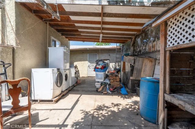 821-823 W 98th Street, Los Angeles, CA 90044