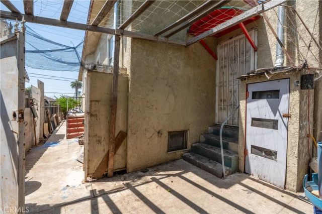 821-823 W 98th Street, Los Angeles, CA 90044
