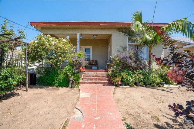 821-823 W 98th Street, Los Angeles, CA 90044