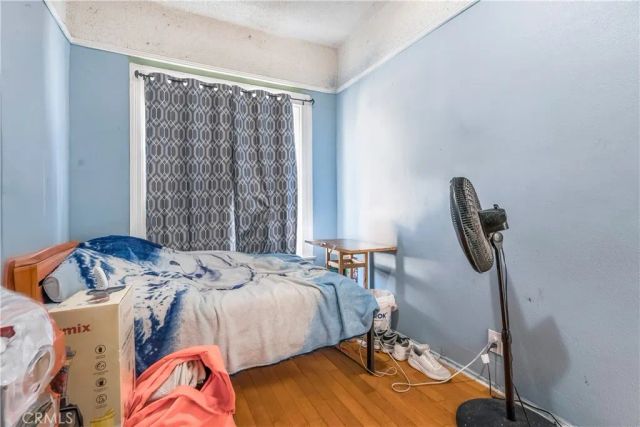 821-823 W 98th Street, Los Angeles, CA 90044