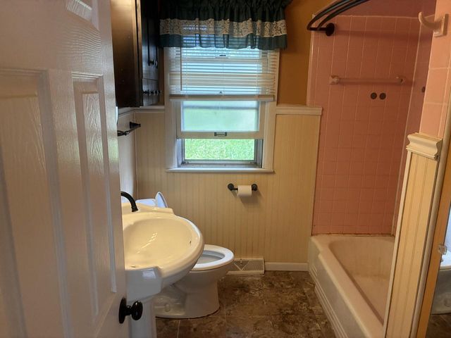 1524 Sunset DRIVE, Twin Lakes, WI 53181