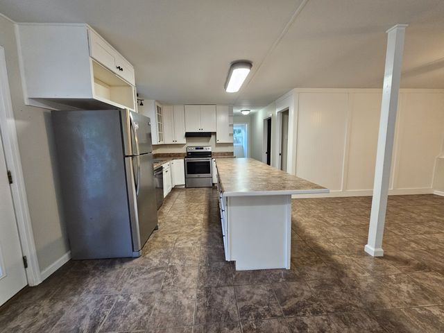 3337 Hartsville Rd, Lafayette, TN 37083