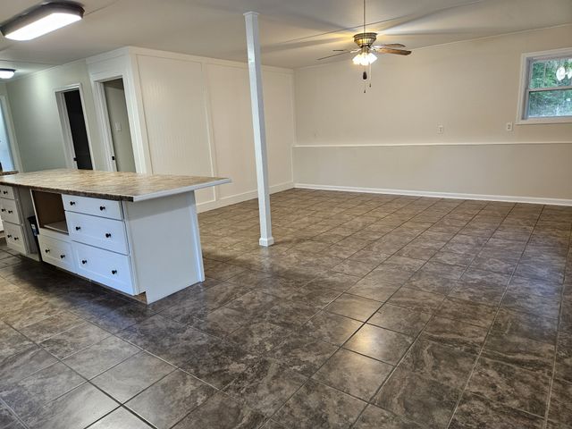 3337 Hartsville Rd, Lafayette, TN 37083