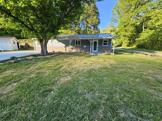 3337 Hartsville Rd, Lafayette, TN 37083