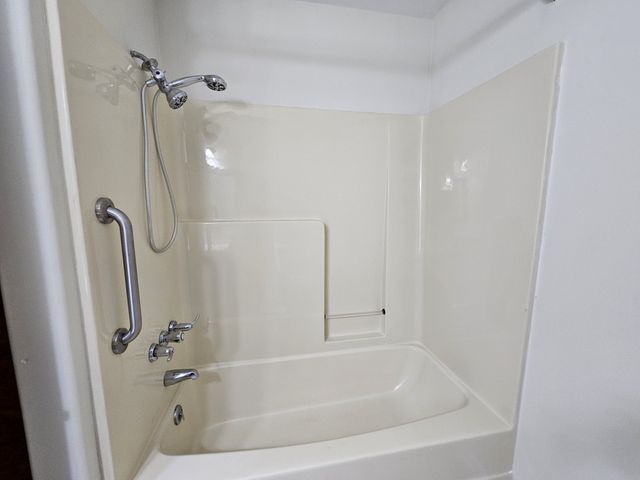 3337 Hartsville Rd, Lafayette, TN 37083