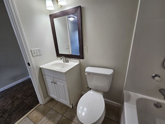3337 Hartsville Rd, Lafayette, TN 37083