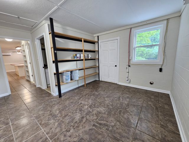 3337 Hartsville Rd, Lafayette, TN 37083