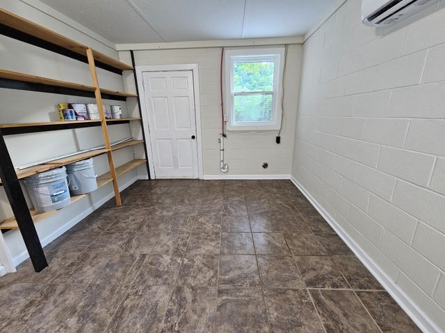 3337 Hartsville Rd, Lafayette, TN 37083