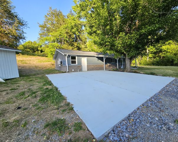 3337 Hartsville Rd, Lafayette, TN 37083