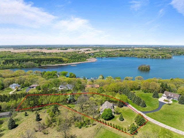 W8205 Nature DRIVE, Whitewater, WI 53190