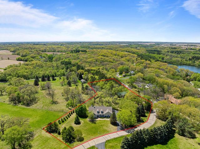 W8205 Nature DRIVE, Whitewater, WI 53190