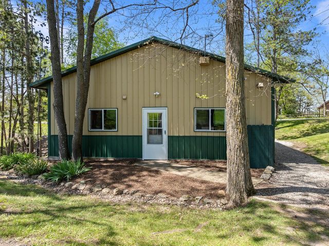 W8205 Nature DRIVE, Whitewater, WI 53190