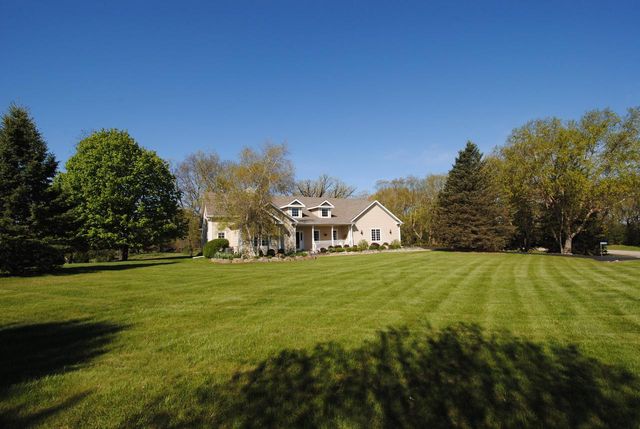 W8205 Nature DRIVE, Whitewater, WI 53190