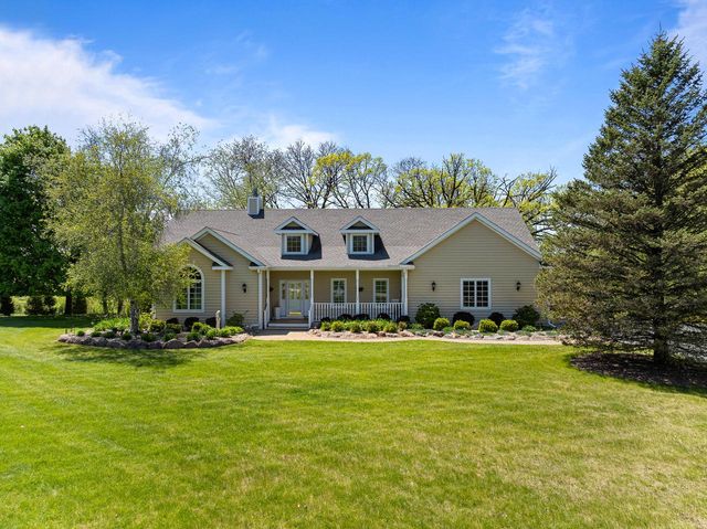 W8205 Nature DRIVE, Whitewater, WI 53190