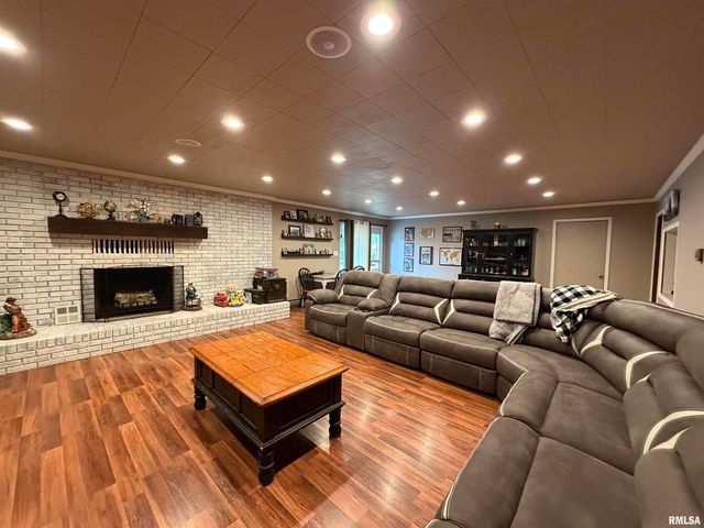 117 MARSHALL Place, Carmi, IL 62821