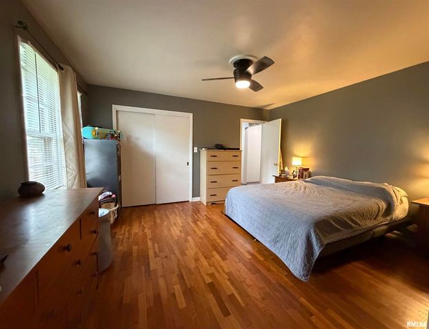 117 MARSHALL Place, Carmi, IL 62821