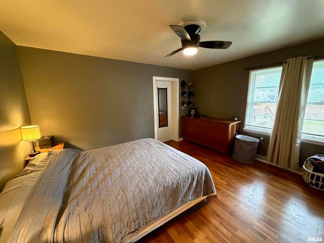 117 MARSHALL Place, Carmi, IL 62821