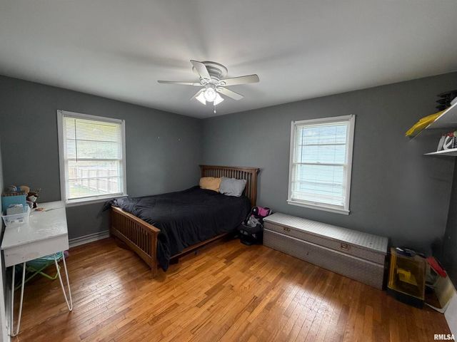 117 MARSHALL Place, Carmi, IL 62821