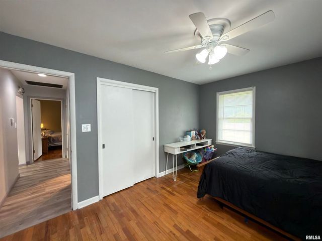 117 MARSHALL Place, Carmi, IL 62821