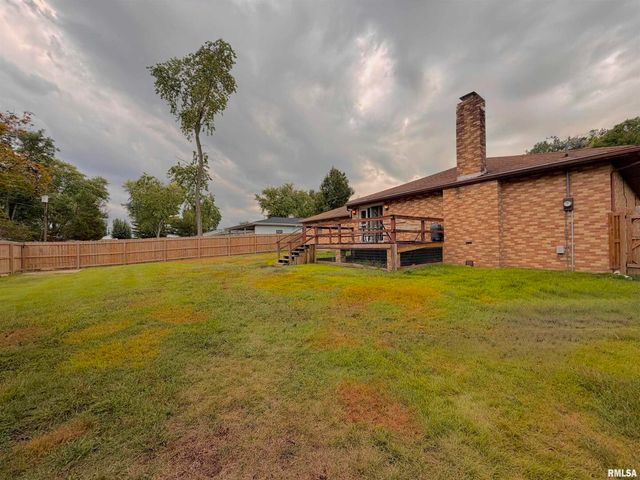 117 MARSHALL Place, Carmi, IL 62821